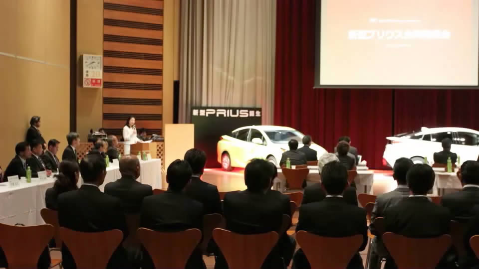 富山トヨタ5社合同新型プリウス発表会・プロジェクシッョンマッピン