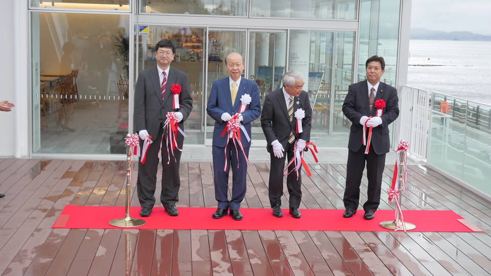 高岡市様(道の駅"雨晴") 観光案内アプリ開発